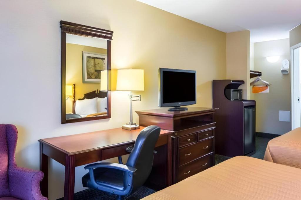 Quality Inn Манассас Экстерьер фото