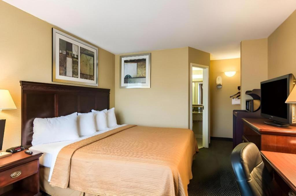 Quality Inn Манассас Экстерьер фото