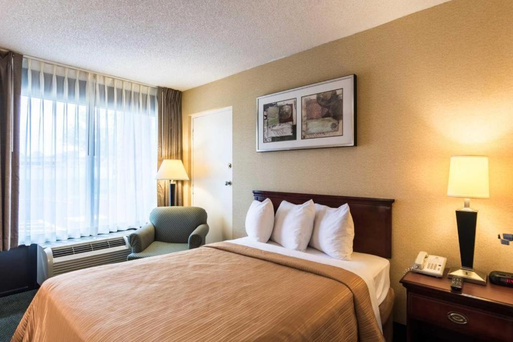 Quality Inn Манассас Экстерьер фото