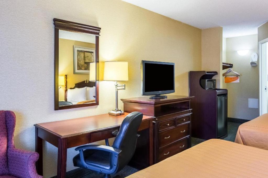 Quality Inn Манассас Экстерьер фото