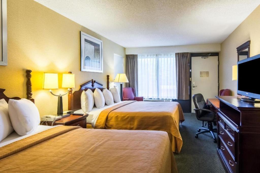 Quality Inn Манассас Экстерьер фото