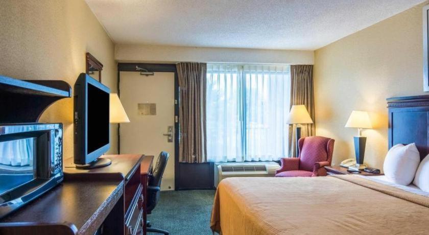 Quality Inn Манассас Экстерьер фото