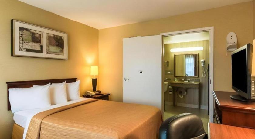 Quality Inn Манассас Экстерьер фото