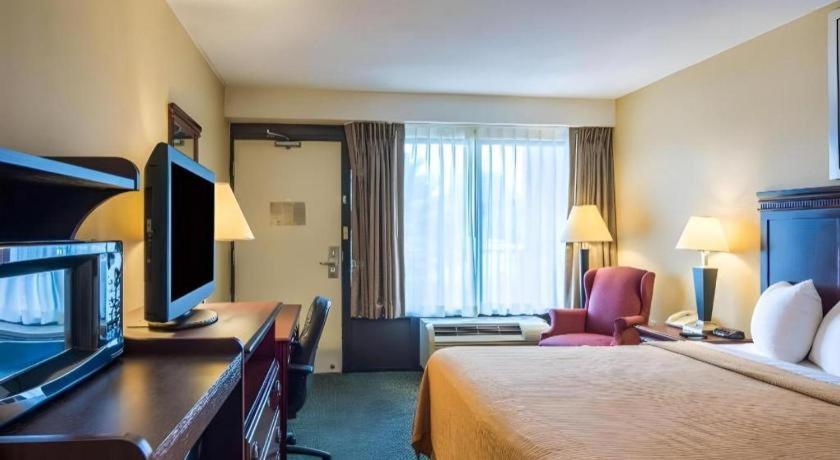 Quality Inn Манассас Экстерьер фото