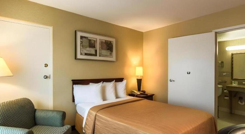 Quality Inn Манассас Экстерьер фото
