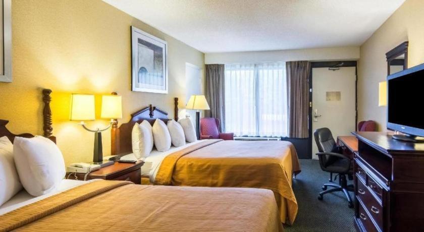 Quality Inn Манассас Экстерьер фото