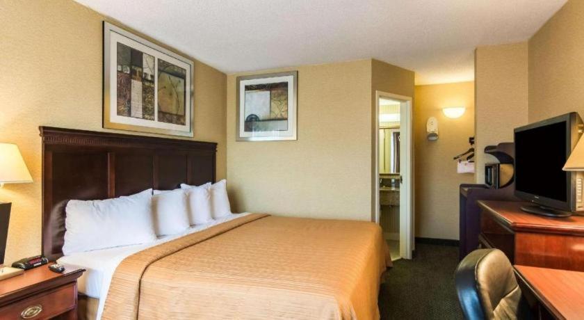 Quality Inn Манассас Экстерьер фото