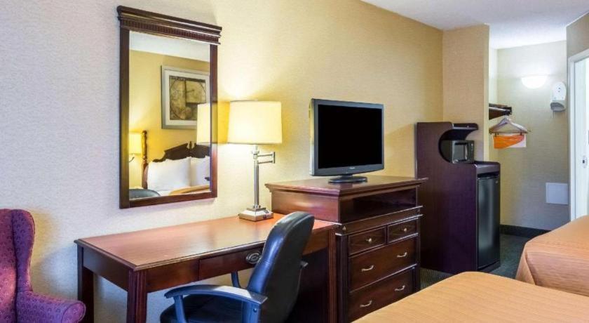 Quality Inn Манассас Экстерьер фото