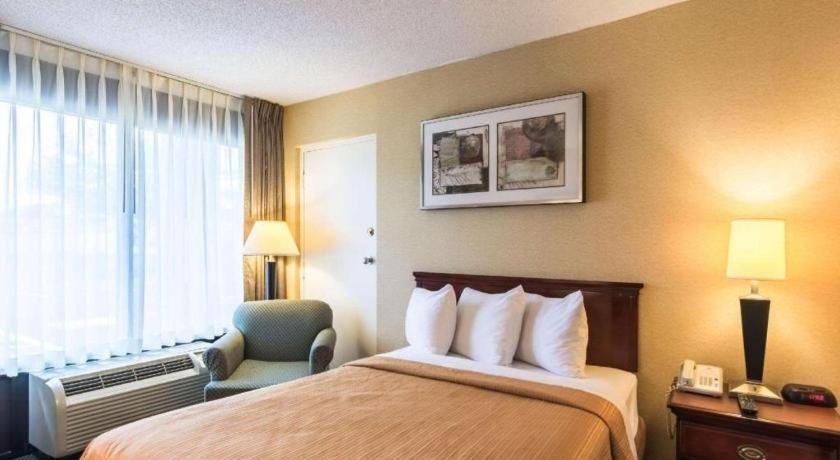 Quality Inn Манассас Экстерьер фото
