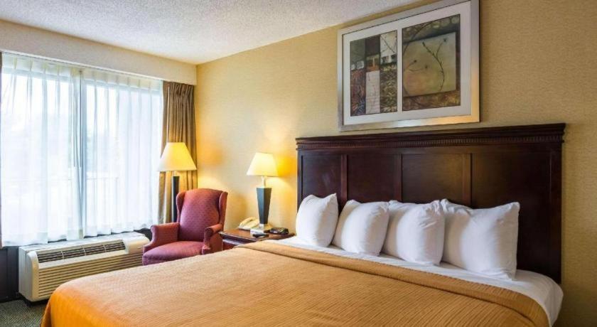 Quality Inn Манассас Экстерьер фото