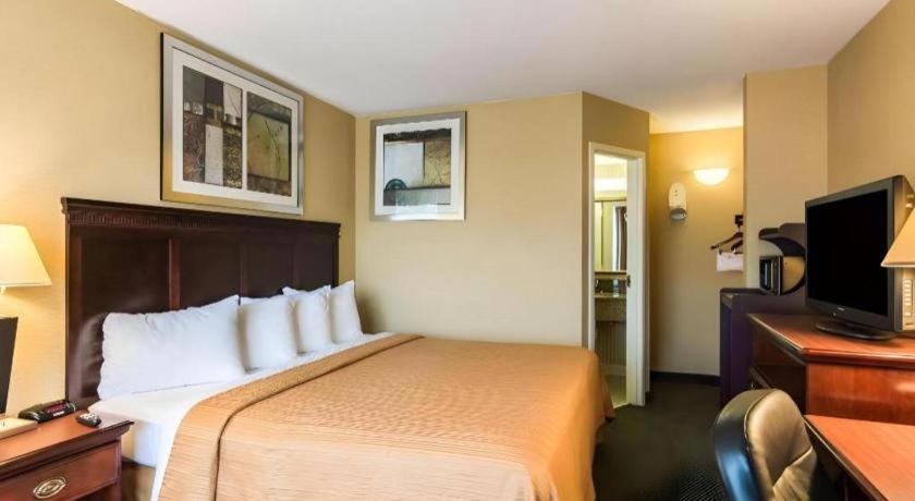 Quality Inn Манассас Экстерьер фото