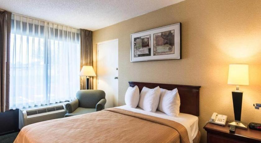 Quality Inn Манассас Экстерьер фото